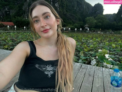 Blissful Whisper ASMR [ blissful-whisper-asmr ] - If you like tight denim pants on and off consider to grab this video