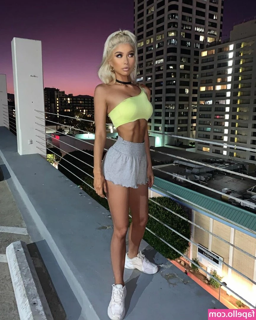 Vlada Glukhova [ vlada-glukhova ] - Ummm... so Yummy Gummy 👀