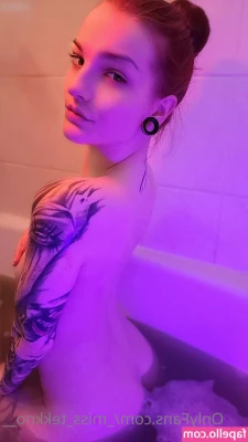 Miss Redhead [ miss-redhead ] - You don't mind if I test your face as my yoga pad, in these