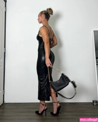 Guusje Van Geel [ guusje-van-geel ] - Happy Monday babes  I ve been eyeing this new toy  RIP to my favorite
