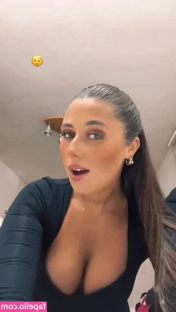 Raphaella Deuringer [ raphaella-deuringer ] - Cumple mis fantasías 🧚🏻‍♂️ Y yo cumplo las tuyas