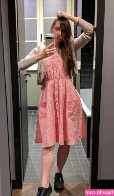 peachykeen2467 - I was in a car for over 11 hours today 👎🏻 Wish someone was here