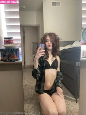 bloomgore - New cumshot vid! I was making new vids with this super low camera