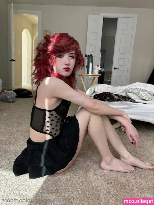 bloomgore - Since I m getting some new subscribers  just a quick video of me