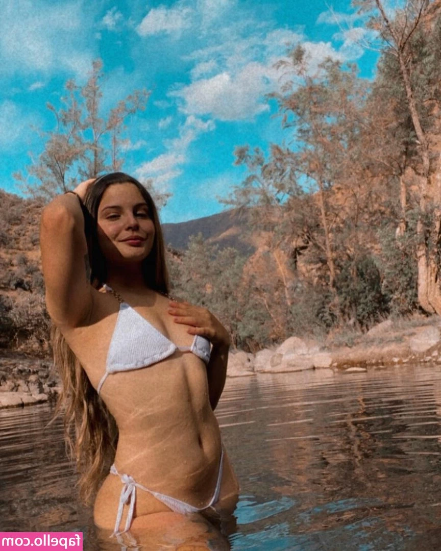 Luz Celina Cervo [ luz-celina-cervo ] - Such a sunny and hot sunday   I d love u to take my clothes off