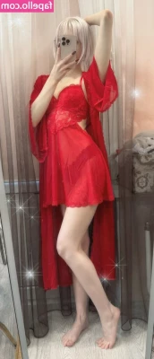 LENivayaAya - My friend helped me get dressed but... 😳