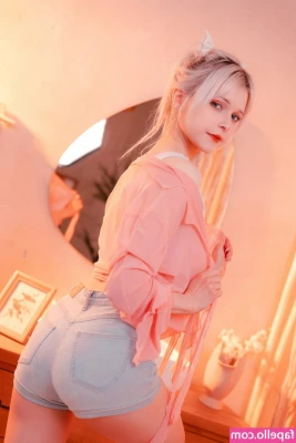 LENivayaAya - Hair on point, booty too! Sorry babes, I've been a little too intense