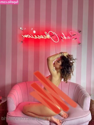 Vswrld - Cum and unlock for ass, tittys, and asshole 😋