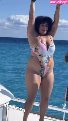 Aneesa Ferreira [ aneesa-ferreira ] - Free subscription    Gift video with your subscription    gisequeen  