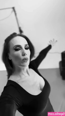 Simone Simons [ simone-simons ] - RENO  Polaroids In The Tub  Set 4