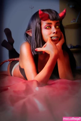 The Little Vampyr [ the-little-vampyr ] - I wanna know just what kind of content you want to see from me ...