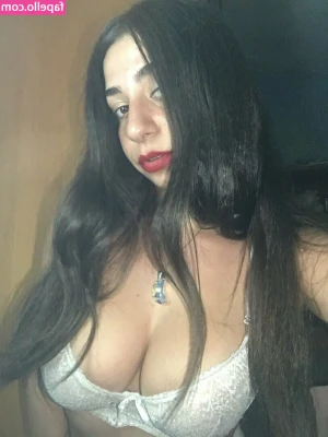 Daiana Mulas [ daiana-mulas ] - Want to watch me strip? 🙈