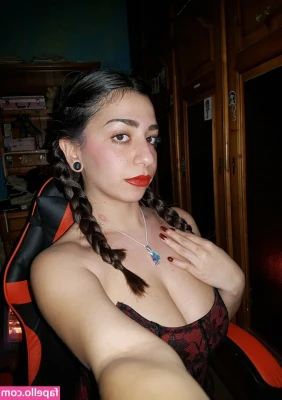 Daiana Mulas [ daiana-mulas ] - Just playing!  Brincando na grama!