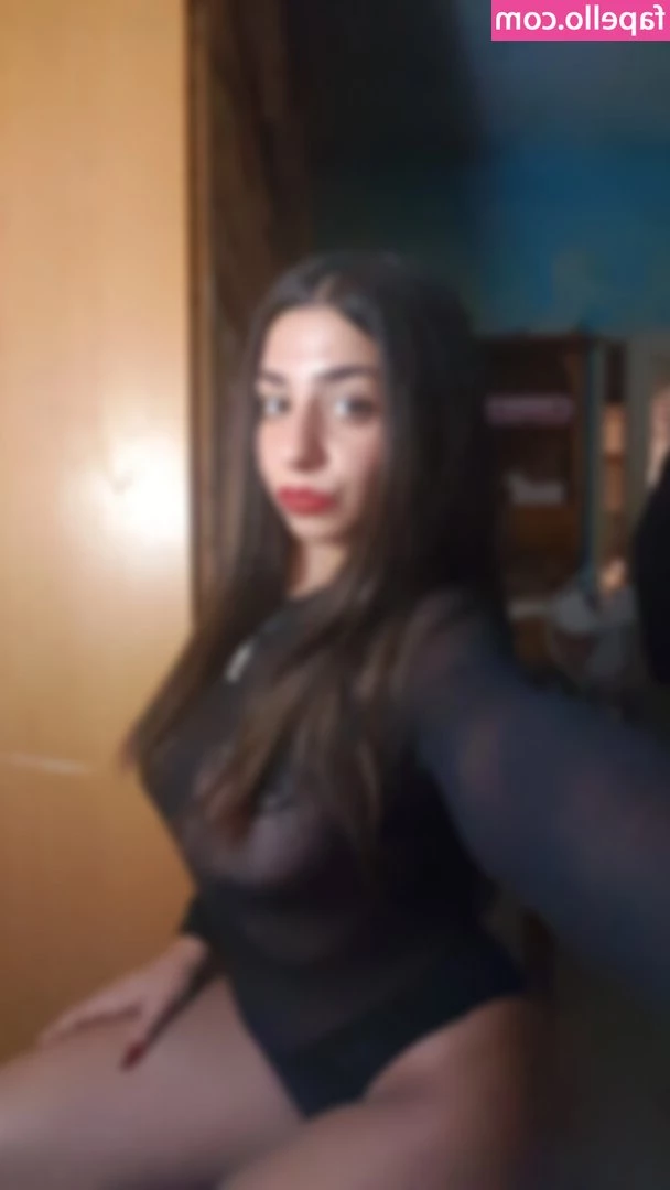 Daiana Mulas [ daiana-mulas ] - Get back to work you filthy little boy so Mumma can study