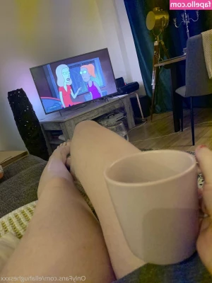 Ella Hughes [ ella-hughes ] - Taking pics all tied up tonight - Message me if you want to see the