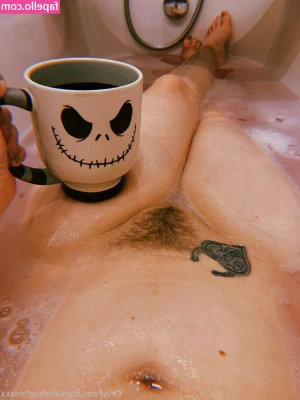 Ella Hughes [ ella-hughes ] - You can’t stop fantasizing about us