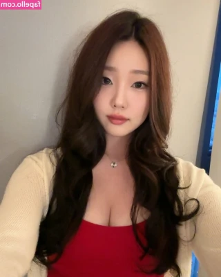 Jessica - Let's film a porno so we can jerk off to it later 💦