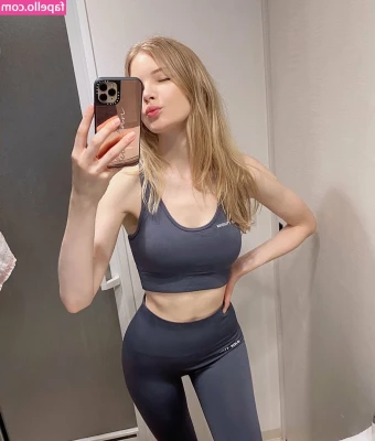 Lili Johansson [ lili-johansson ] - Hey sexy I m having a VIP sale on  shegoesdown  It s 50  off and you