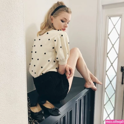 Lili Johansson [ lili-johansson ] - Not a Blue Monday but Tuesday