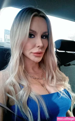 Marissa Minx [ marissa-minx ] - Comment the first word that comes to mind