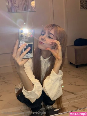 yoursmalldoll1 - Alpha’s cum looks awesome all over my beard doesn’t it? Makes me