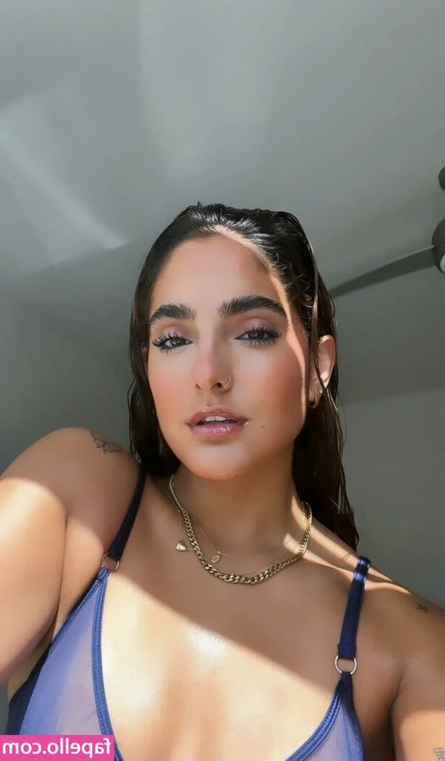 Isabel Ladera [ isabel-ladera ] - How would you use such submissive, locked sluts, like me, on their