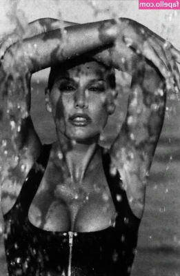 Daisy Fuentes [ daisy-fuentes ] - Sometimes I feel like saying "Lord I just don't care" but you've got