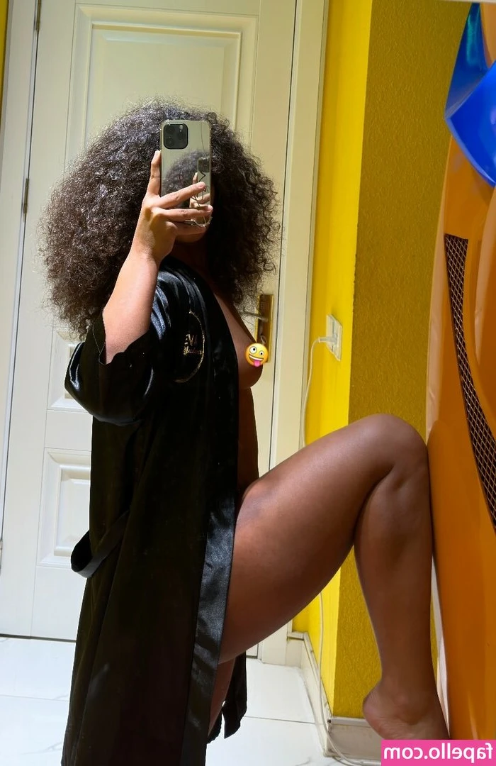 Chelsea Bakhshiyeva [ chelsea-bakhshiyeva ] - do you want to send me yours 😈🤤🧦 ? A fan sent me his dirty