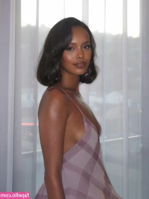Alisha Boe [ alisha-boe ] - Even your own girlfriend hates you. That's the reason I fuck other