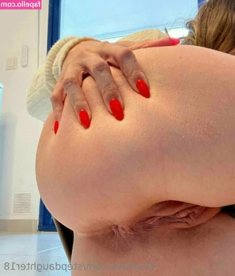 stepdaughter18 - Self worship? Red pedi ?  Wanna taste my perfect toes ? 🤤🤤🤤 