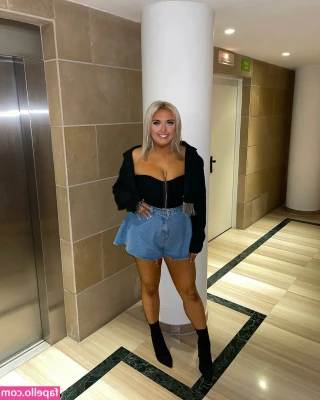 Olivia D [ olivia-d ] - HAVE YOU CHECKED YOUR MESSAGES FOR MY HARDCORE BOY GIRL MOVIES? 🎥