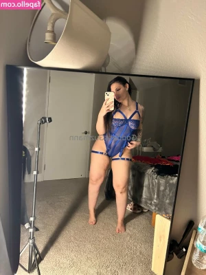 Goddessguzman [ goddessguzman-5 ] - Whoooole lotta ass