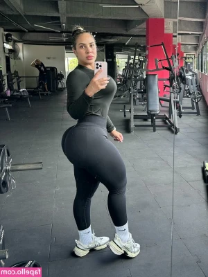 Adriana Marin Ramirez [ adriana-marin-ramirez ] - Christmas with big cocks. (Participation Isabelly Ferreira, Sabrina