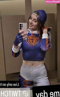 Loserfruit - It’s my turn to bat and I can’t hide my boner 😅