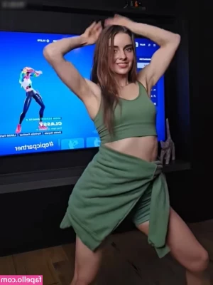 Loserfruit - what do u wanna see me take off first? 😘