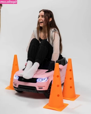 Loserfruit - Vans  jeans and a blazer in the pool Picture set