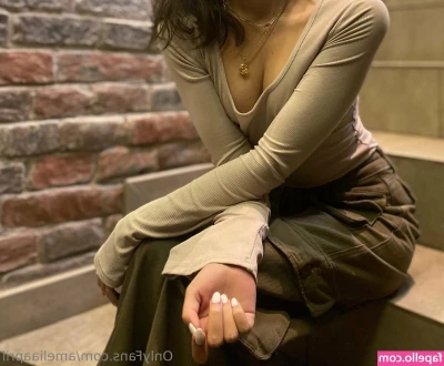 april.amelia [ april-amelia ] - 👀 damn ass is looking PHATTTT