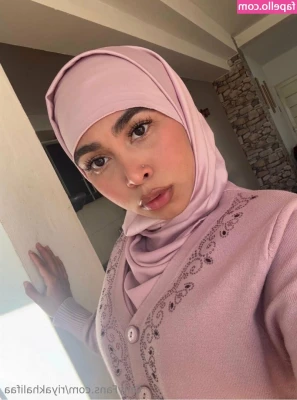 riyakhalifaa - Watch me in this cute pink lingerie, stripping for you and exposing