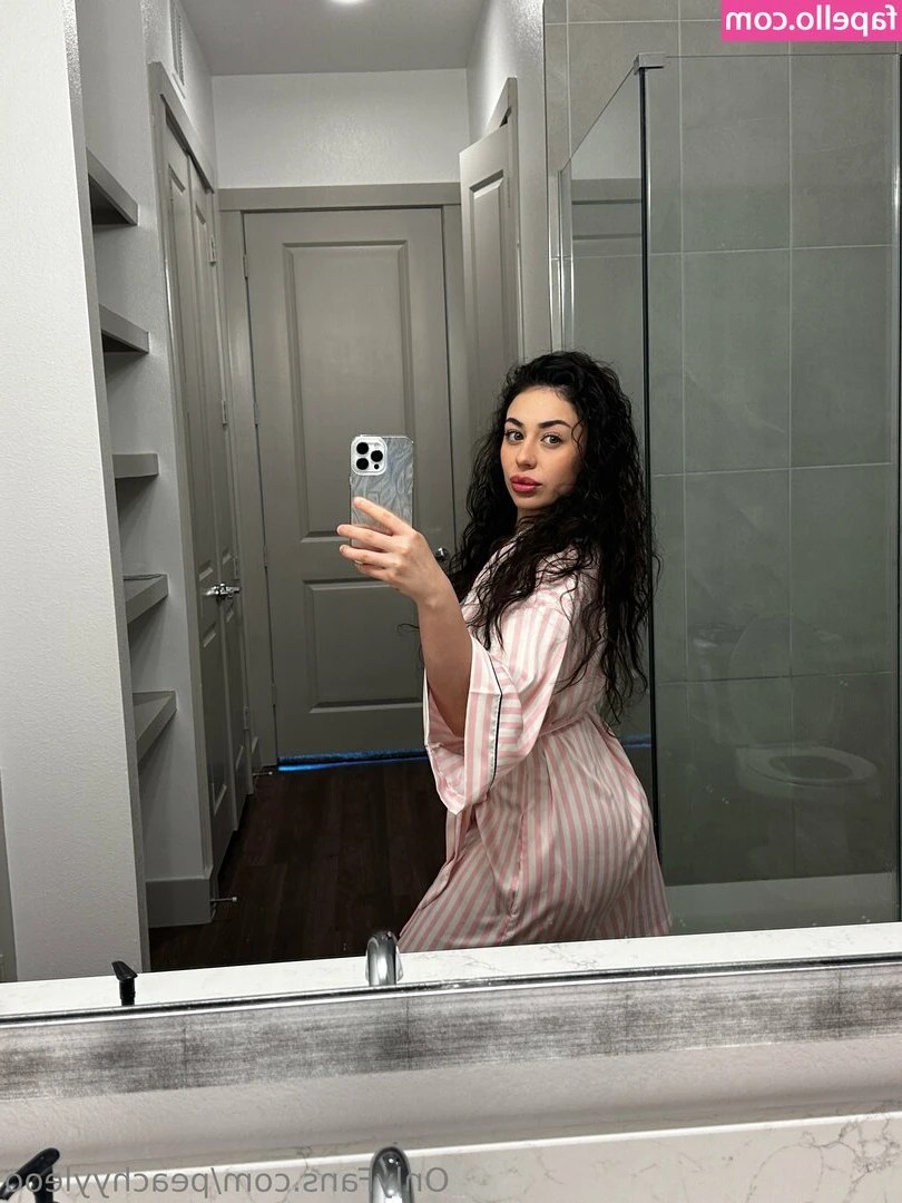 Peachyyleoo - Wish I could feel that warm cum all over these tits! 🤤 Let's make