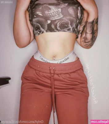 blxckcatangel - She’s love to give you a hug
