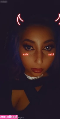 blxckcatangel - Two angels in the red rocks  call it double divinity    braggsboudoir
