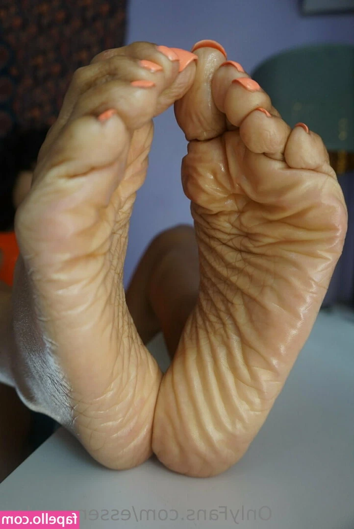 essencesoles - Classy 🔥Wanna suck my nipples? 🥵😜😈