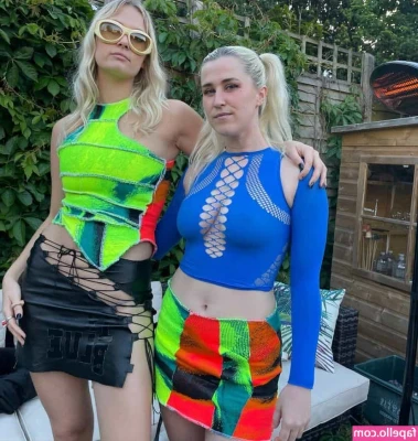 Lois Saunders [ lois-saunders ] - I always find camel toes so hot🥵 wbu?