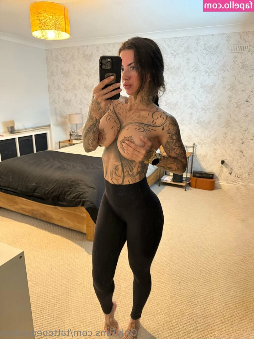 tattooedselene - Gotta love a booty boomerang 😜