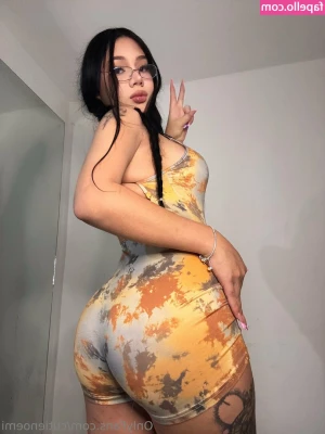 cutienoemi [ cutienoemi-1 ] - Saturday December 10th is my birthday 🥳 🎂🥳🎈🎊🎁 Guess