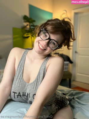Officialmorganrae [ officialmorganrae-1 ] - May I please swallow your load Daddy? 💦😈👅
