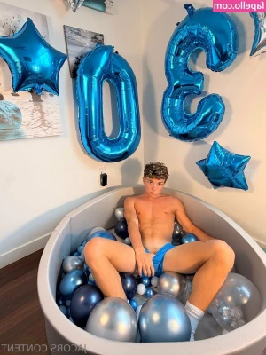 itsjacob2 - Pronto pack colegiala! Te gustaría saber todas las cochinadas que
