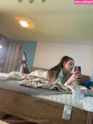 nayadebarbie - Cozy Strip - Full Nude Set is going in the Dms