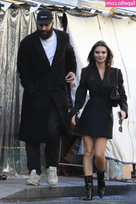 Emily Ratajkowski [ emily-ratajkowski ] - Love my lil Bush ❤️