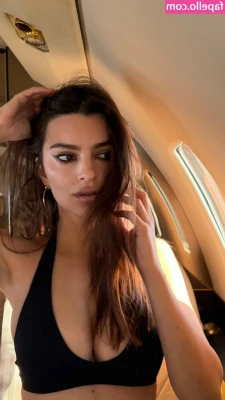 Emily Ratajkowski [ emily-ratajkowski ] - i just want my ass spanked til your hand print is on it 👋